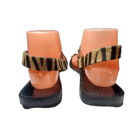 Massimo Dutti Womens Zebra Print Leather Sandals 37 6.5 Brown Black Casual Flat - Picture 6 of 9